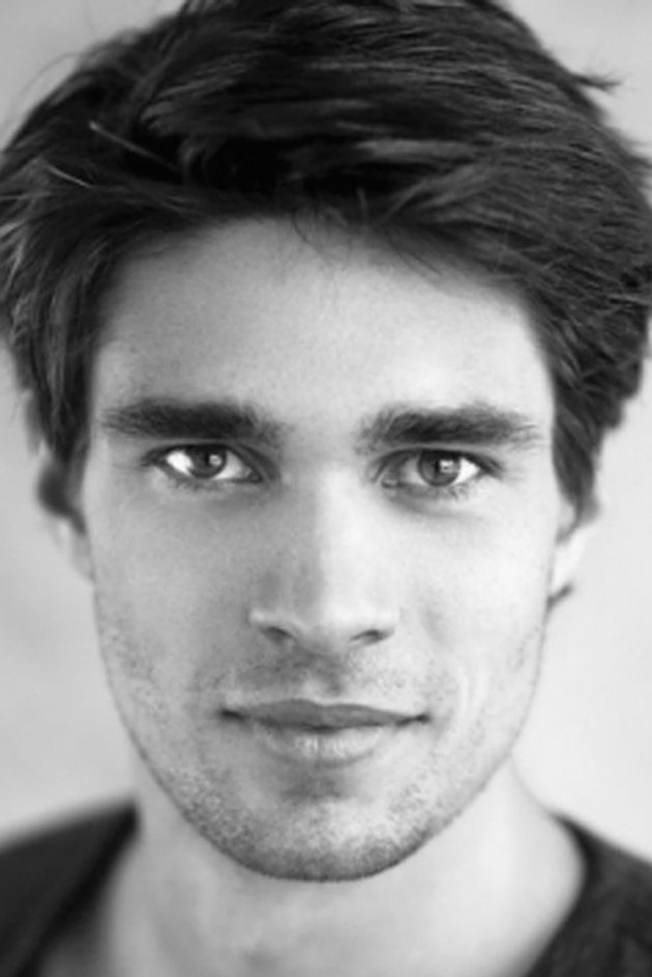 Peter J Gray