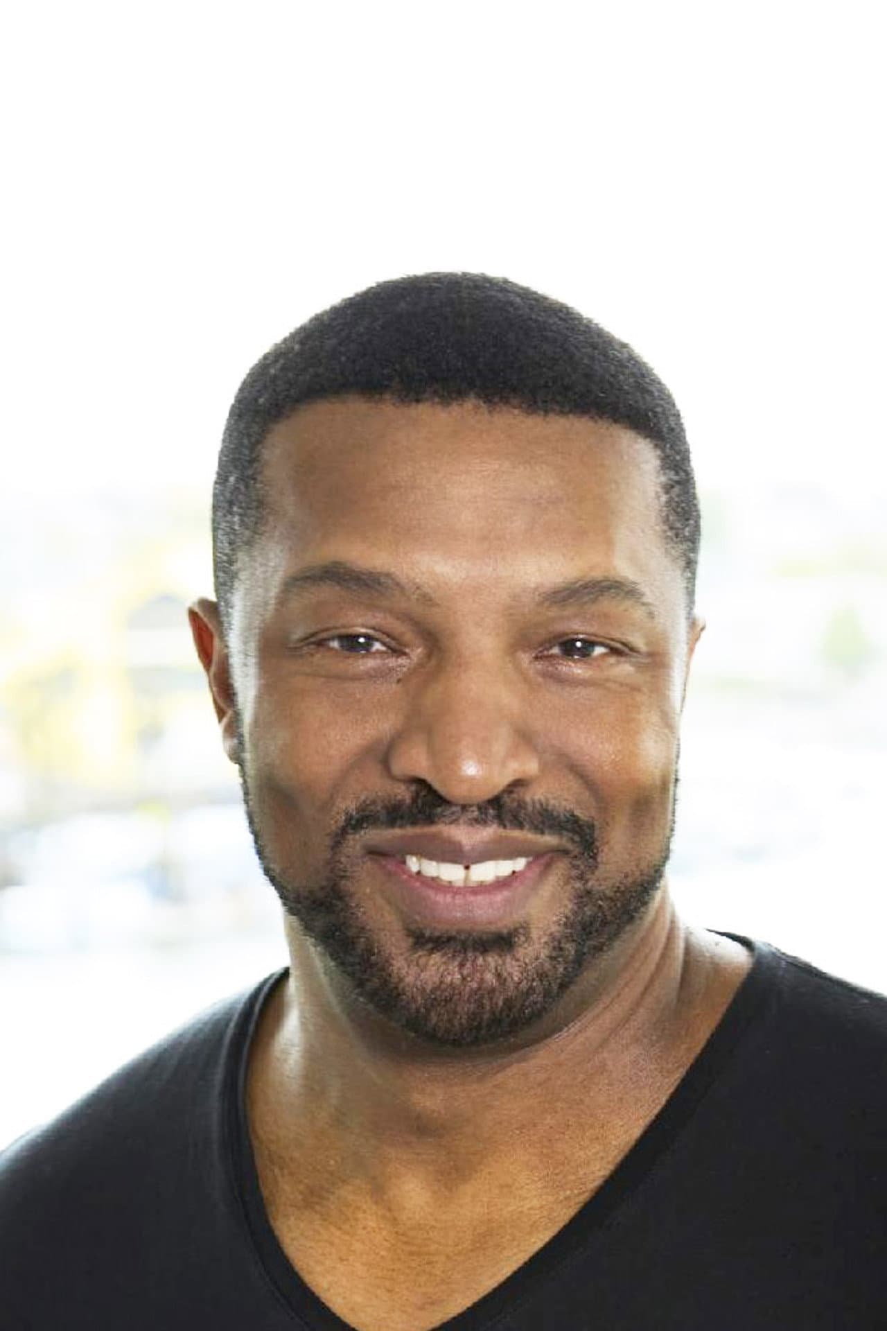 Roger R Cross