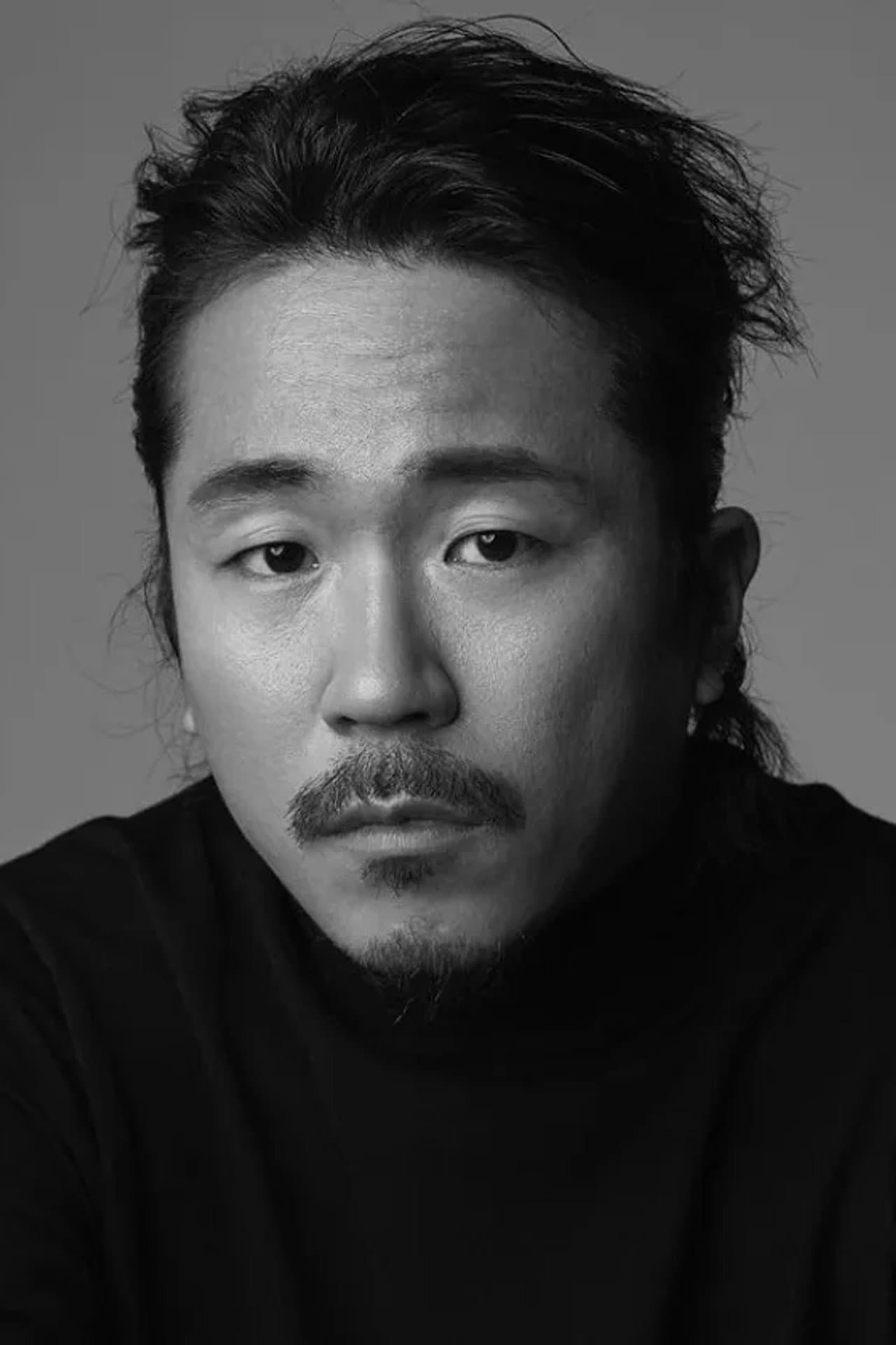 Yang Ik June