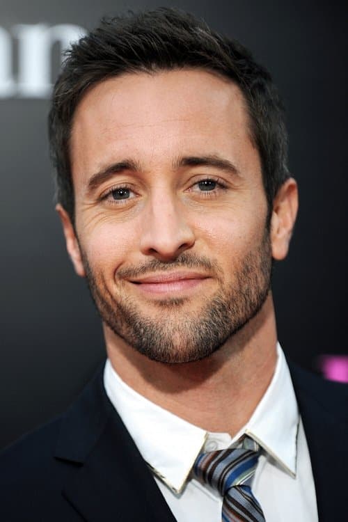 Alex Oloughlin