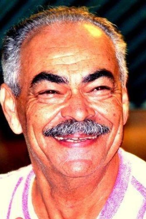 Ismael East Carlo